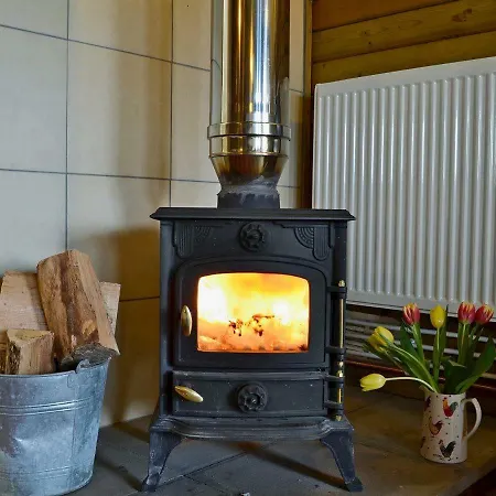 Kestrel Cabin *