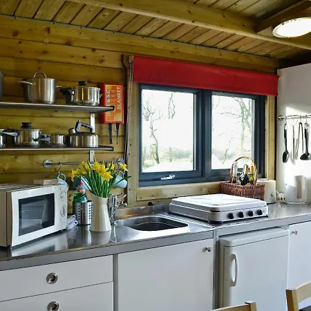 Holiday home Kestrel Cabin Westward